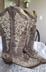 GORGEOUS EMBROIDERED CORRAL WOMEN'S BOOTS